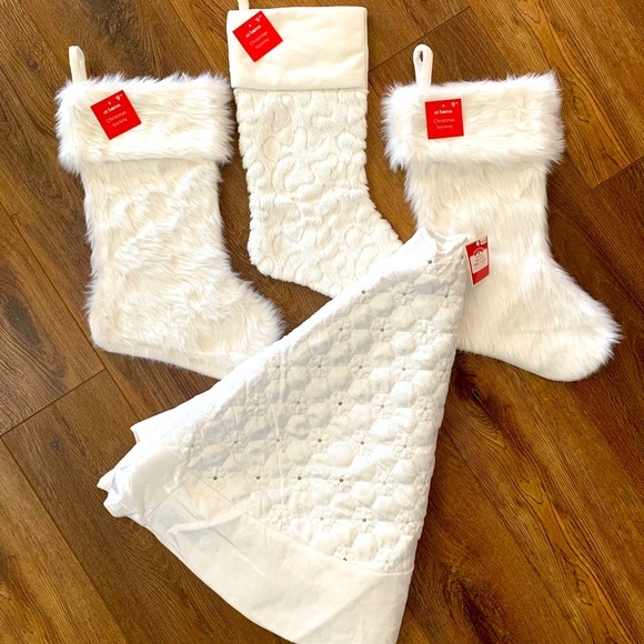 Winter White Set - Picture 1 of 10